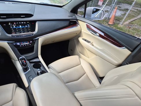Used 2019 Cadillac XT5 Luxury image 17