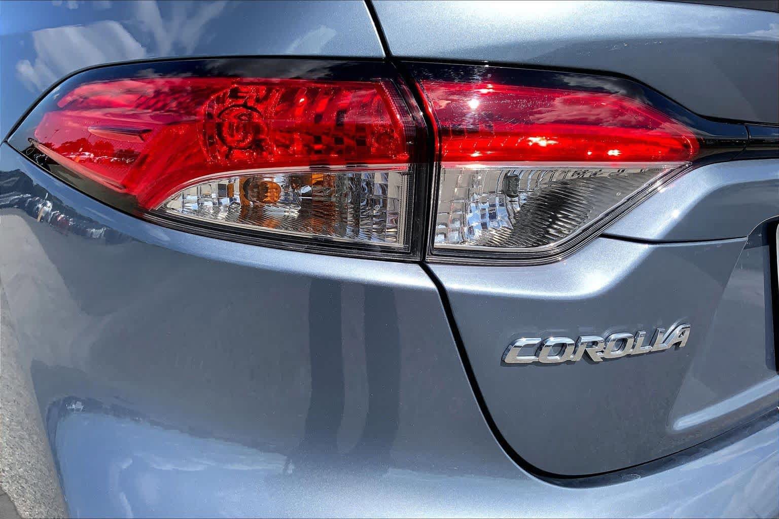 Certified 2026 Toyota Corolla SE w/ SE Package FWD image 28
