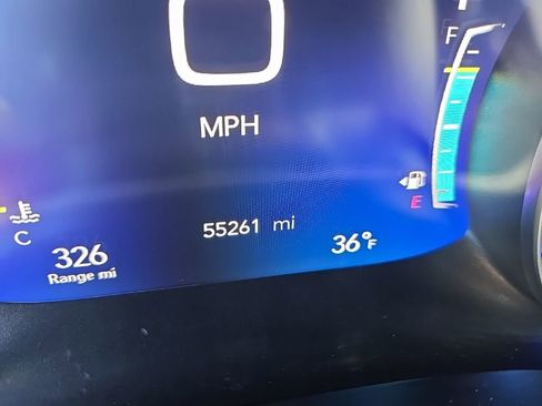 Used 2024 Chrysler Pacifica Touring-L image 17