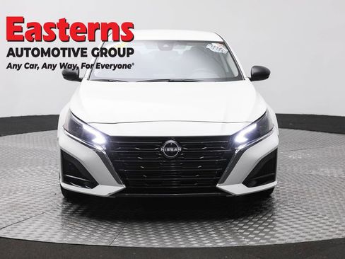 Used 2025 Nissan Altima 2.5 SV image 2