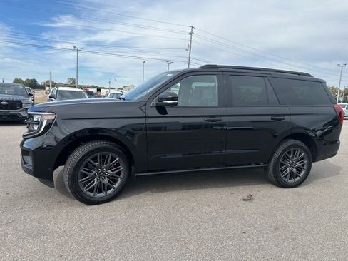 New 2025 Ford Expedition Platinum w/ Stealth Performance Package image 32