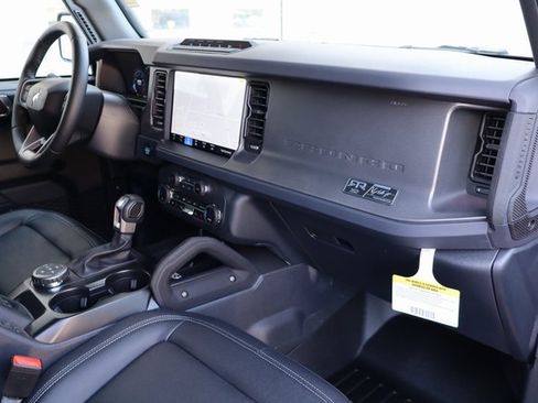 New 2025 Ford Bronco Badlands image 40