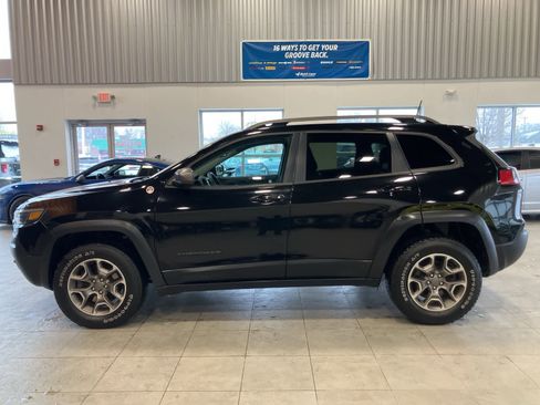 Used 2020 Jeep Cherokee Trailhawk w/ Cold Weather Group image 8