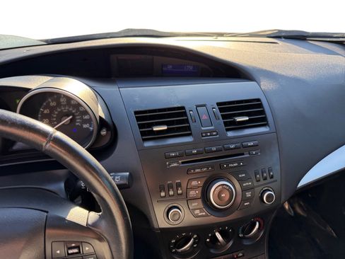 Used 2012 MAZDA MAZDA3 i Grand Touring image 12