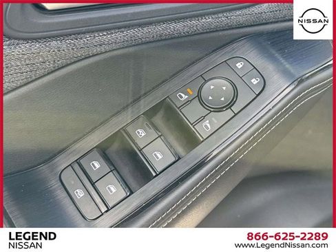 Used 2022 Nissan Rogue SV image 15