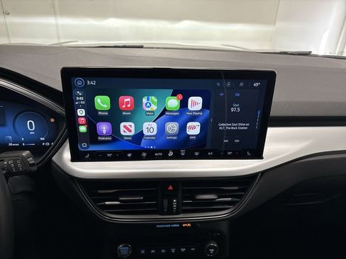 Used 2024 Ford Escape Platinum image 39