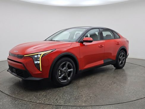 Used 2025 Kia K4 FWD image 3