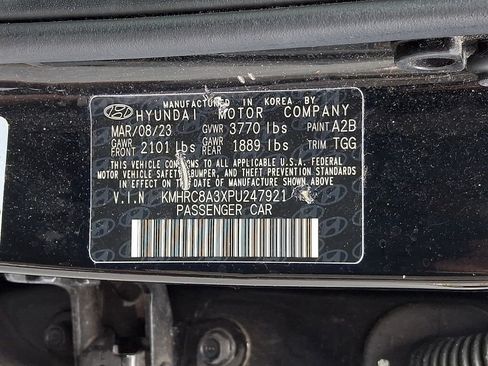 Used 2023 Hyundai Venue SEL FWD image 28