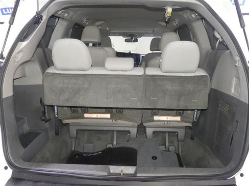 Used 2016 Toyota Sienna XLE w/ XLE Navigation Package FWD image 9
