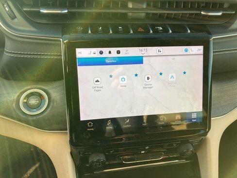 Certified 2022 Jeep Grand Cherokee Limited image 12