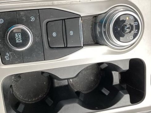 Used 2021 Ford Explorer XLT w/ Equipment Group 202A AWD/4WD image 35