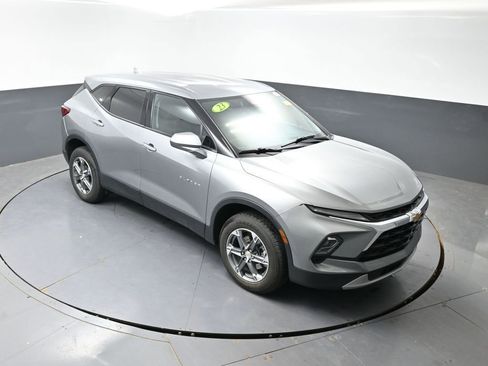 Used 2023 Chevrolet Blazer LT FWD image 42