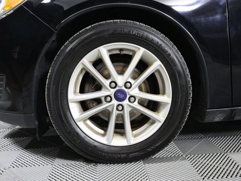 Used 2017 Ford Focus SE FWD image 9