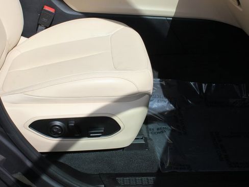 Used 2022 Jeep Grand Cherokee Limited image 33