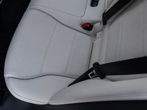 Used 2023 Mercedes-Benz C 300 Sedan image 30