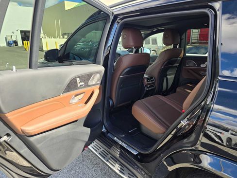 Used 2026 Mercedes-Benz GLS 450 4MATIC image 19