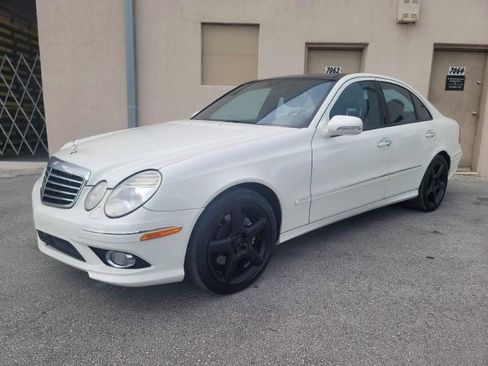 Used 2009 Mercedes-Benz E 550 4dr Sdn Sport 5.5L RWD image 6