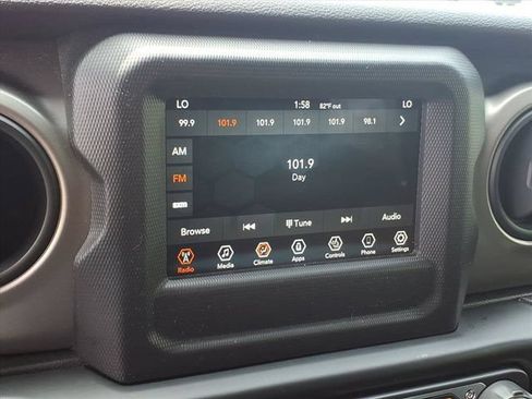 Used 2018 Jeep Wrangler Sport AWD/4WD image 22