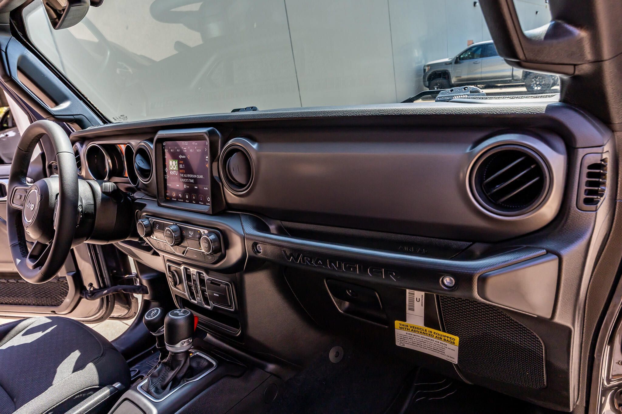 Used 2023 Jeep Wrangler Unlimited Sport AWD/4WD image 18