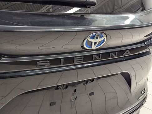 Used 2023 Toyota Sienna XLE image 30