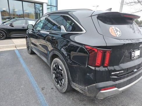 Certified 2024 Kia Sorento S image 8