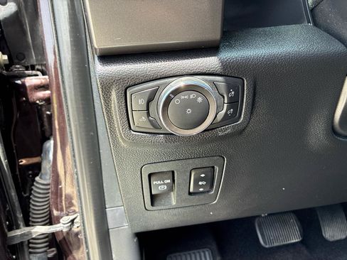 Used 2019 Ford F150 XLT w/ Equipment Group 302A Luxury AWD/4WD image 24