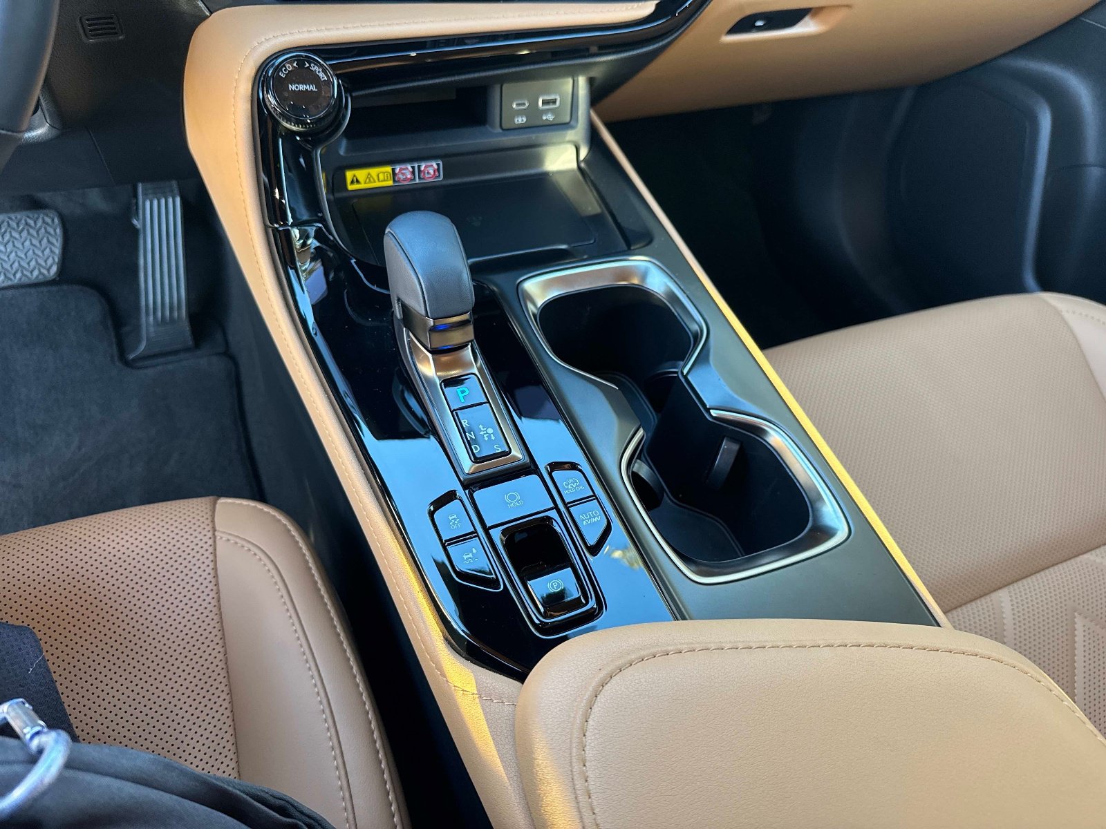 Used 2026 Lexus NX 450h+ AWD w/ Accessory Package (K3) image 27