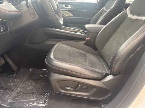 Used 2025 Ford Explorer ST AWD/4WD image 9