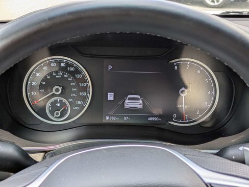 Used 2025 Genesis G70 2.5T RWD image 25