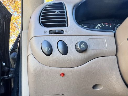 Used 2000 Toyota Tundra Limited image 18