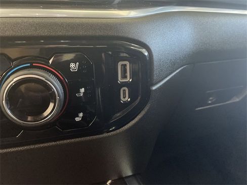 Certified 2025 Chevrolet Silverado 2500 LTZ w/ LTZ Premium Package image 28