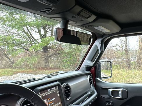 Used 2022 Jeep Wrangler Unlimited Sport image 24