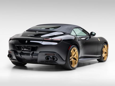Used 2026 Ferrari Roma Spider RWD image 8