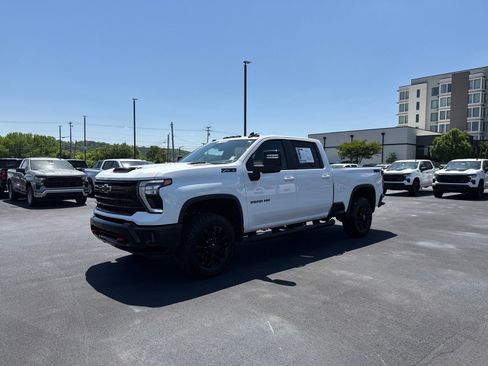 Used 2025 Chevrolet Silverado 2500 LT w/ Trail Boss Package AWD/4WD image 7