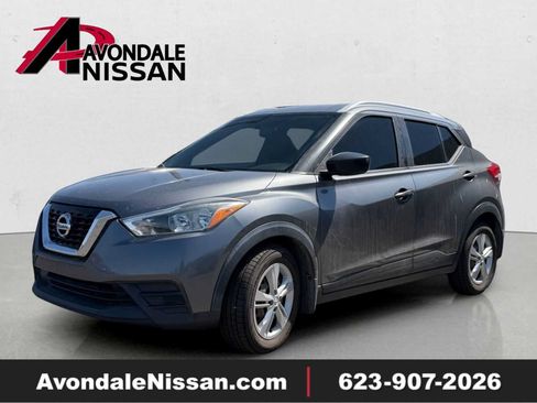 Used 2019 Nissan Kicks S FWD image 1