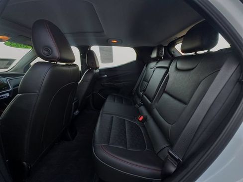 Used 2023 Chevrolet Bolt EUV Premier w/ Sun & Sound Package FWD image 12