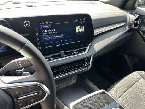 Used 2025 Chevrolet Equinox LT w/ Safety and Technology Package FWD image 15