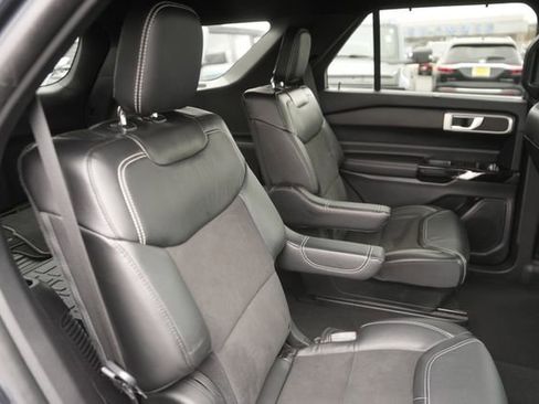 Used 2022 Ford Explorer ST image 16