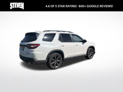 Used 2025 Honda Pilot Sport image 5