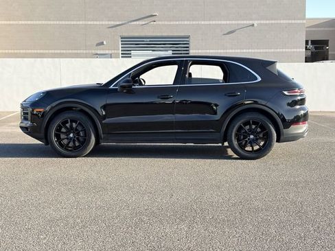 Used 2024 Porsche Cayenne AWD/4WD image 31