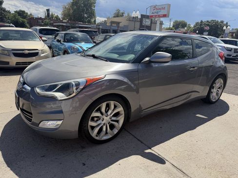 Used 2012 Hyundai Veloster w/ Style Pkg FWD image 11