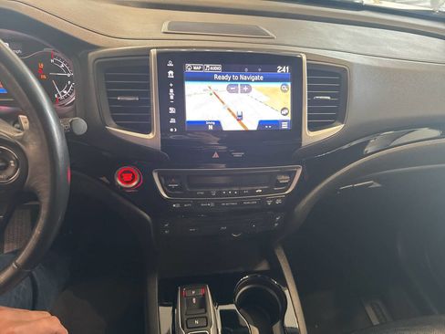 Used 2017 Honda Pilot Elite image 36