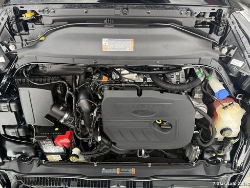 Used 2017 Ford Fusion SE w/ Fusion SE Technology Package FWD image 20