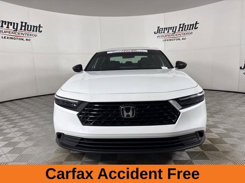 Used 2025 Honda Accord Sport image 3