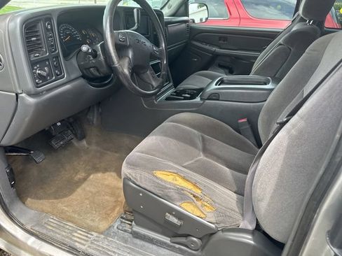 Used 2005 GMC Sierra 1500 SLE w/ Safe And Sound Package AWD/4WD image 18