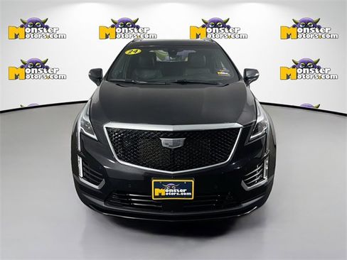 Used 2024 Cadillac XT5 Sportv image 2