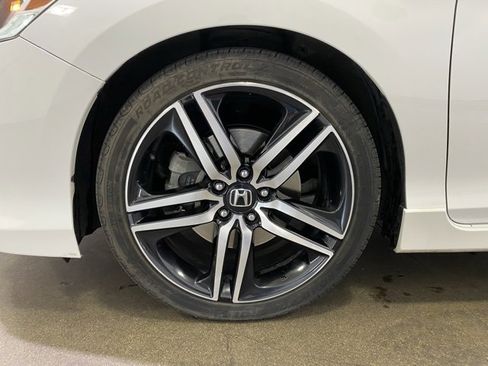 Used 2017 Honda Accord Sport Special Edition image 23