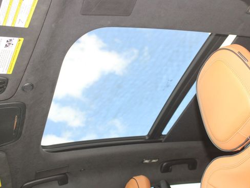 Used 2023 Lincoln Aviator Black Label w/ Dynamic Handling Package image 16