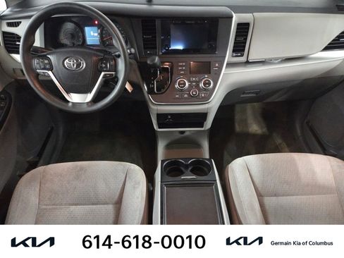 Used 2015 Toyota Sienna LE FWD image 17