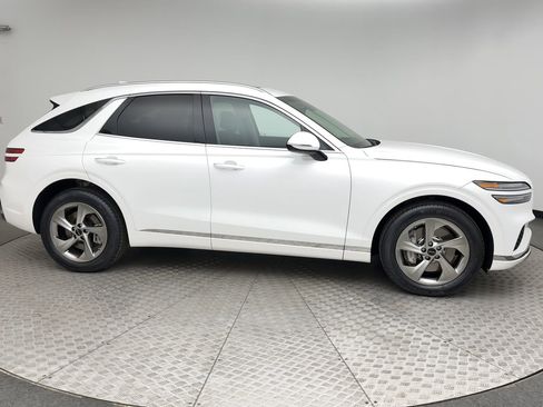 Certified 2026 Genesis GV70 2.5T Select image 9